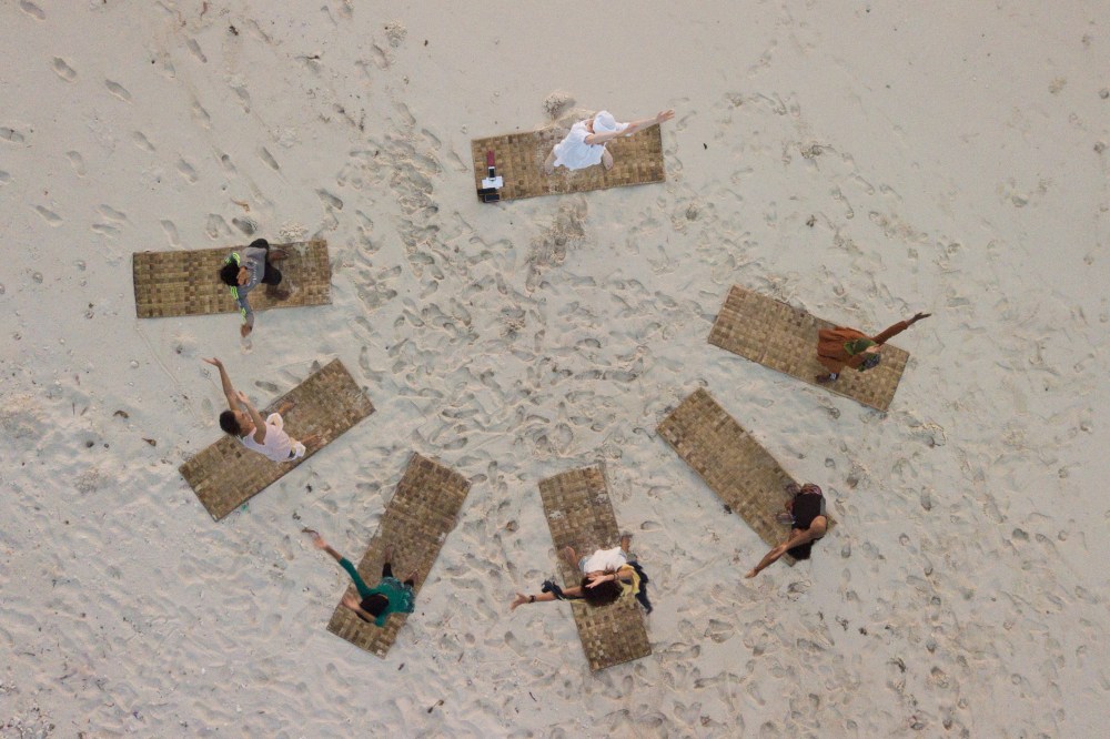 Kundalini Yoga on Maalhos Beach